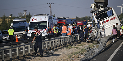 ANKARA'DA YOLCU OTOBÜSÜNÜN KÖPRÜ AYAĞINA ÇARPTIĞI KAZADA 9 KİŞİ ÖLDÜ, 27 KİŞİ YARALANDI